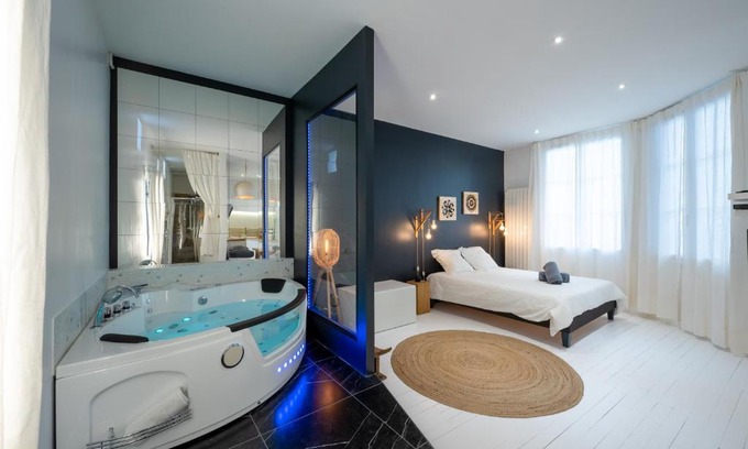 Marengo - Jolimont Apartment | LOFT Clim - Jacuzzi Centre Gare - Parking gratuit
