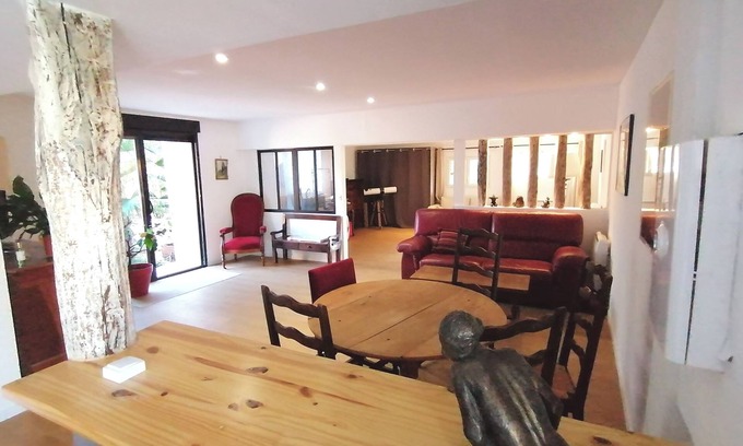 Saint-Hilarion House | Loft de 60m² en RDC de Moulin Du18eme Avec Parc . Entrée Indépendante