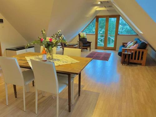 Hout Bay Apartment | Loft first floor unit - views, spacious, bright