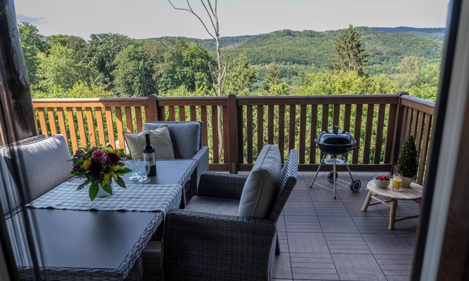 Barbis House | Log cabin for families & friends - with garden, fireplace & terrace