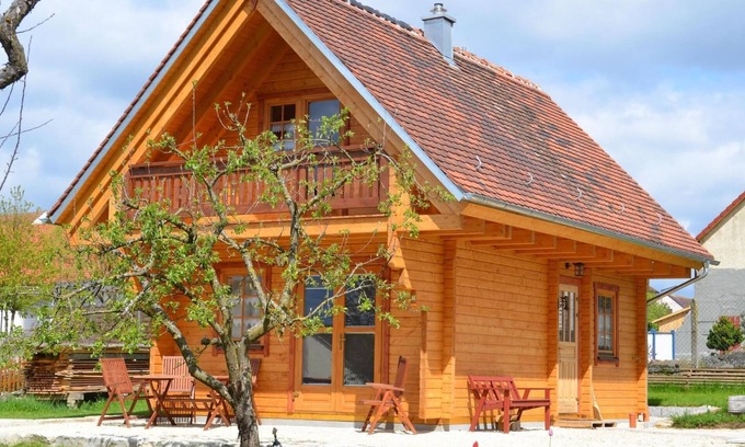 Adelschlag House | Log cabin in the Altmühltal Nature Park - Orchard