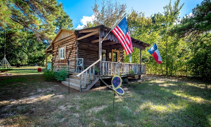 Montgomery Cabin | Log Cabin - TINY HOUSE on acreage
