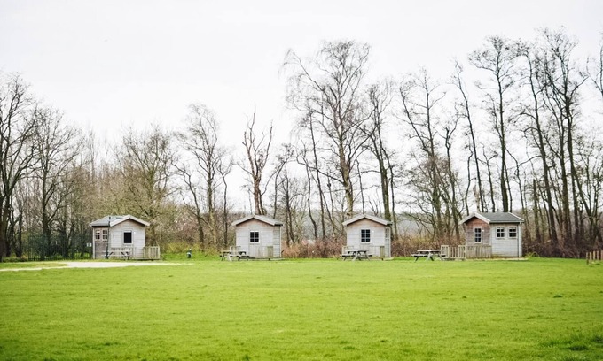 Vogelenzang RV Rental | Log cabins are a basic accommodation if you don't want to rent an expensive hotel room or chalet. Ideal for cyclists, backpackers, and hikers.