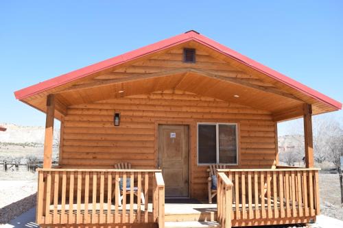 Cannonville Villa | Log Cottages at Bryce Canyon #1