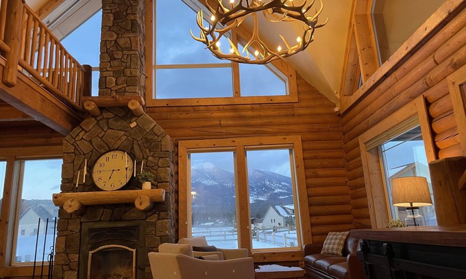 Fort Valley Cabin | Log Home with Spectacular Mountain View