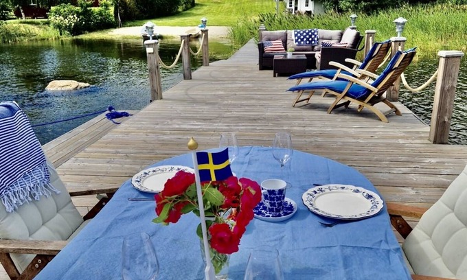 Lorudden Villa | Log house with private beach and own dock incl. boat