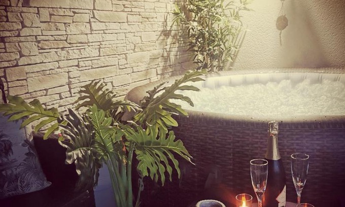 Saint-Dolay House | Logement cosy avec piscine et jacuzzi privatifs 4 étoiles