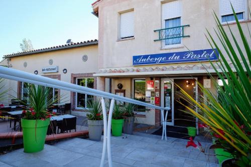 Nailloux Hotel | Logis Hôtel - Auberge du Pastel - Hôtel 3 étoiles et Restaurant