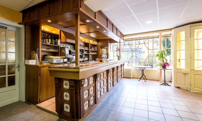 Saint-Paulien Hotel | Logis Hôtel des Voyageurs