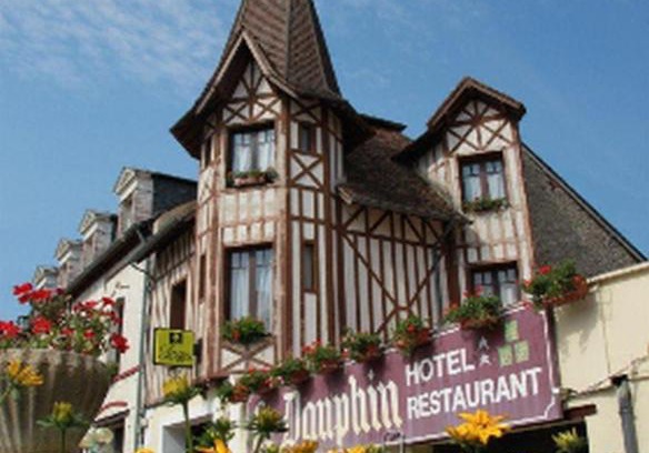 Sees Hotel | Logis Hôtel et Restaurant du Dauphin