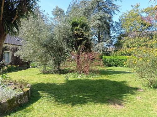 Quettehou Hotel | Logis Hôtel La Demeure du Perron