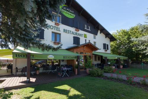 Beaucroissant Hotel | Logis Le Pont de Champ