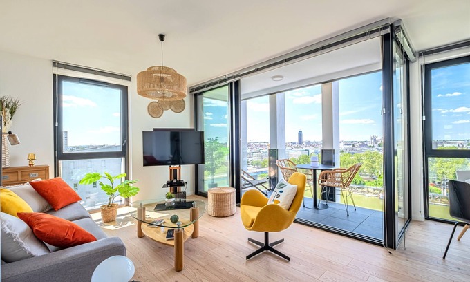 Ile de Nantes Palais des Congres Apartment | Loire Enchantée – Vue imprenable et confort au cœur de l’île de Nantes