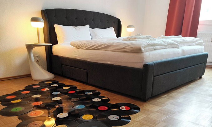 Favoriten Apartment | Lollipop + 4 Min to Metro U1 + Free Parking