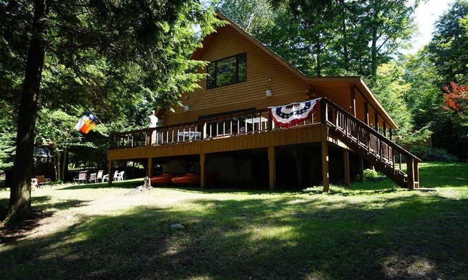 Town of Clifton Cabin | Lone Pine Retreat In The Adirondacks