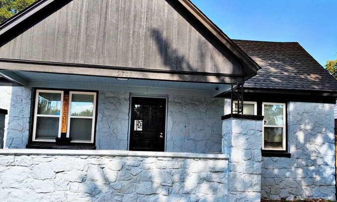 Central Oklahoma City House | Long and Mid-Term Rentals 3BR/2BA w/Private Yard
