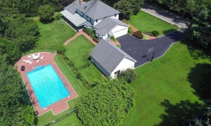 Huntington House | Long Island Estate with Heated Pool 1 Hr from Manhattan