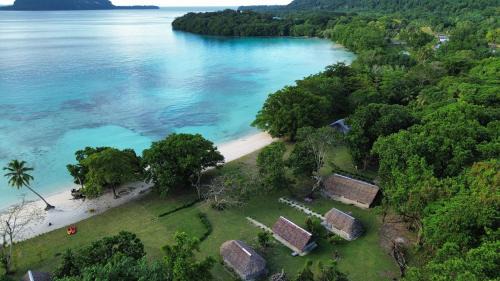 Hog Harbour House | Lonnoc ocean view beach bungalows