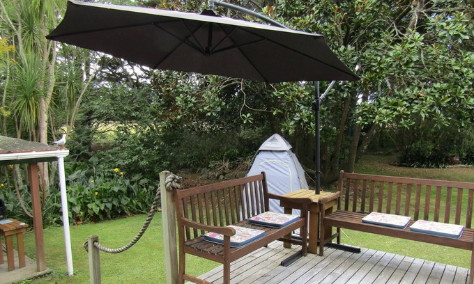 Kaipara Flats Cabin | Looking for a glamping experience with a difference? Try the Magnolia Room.