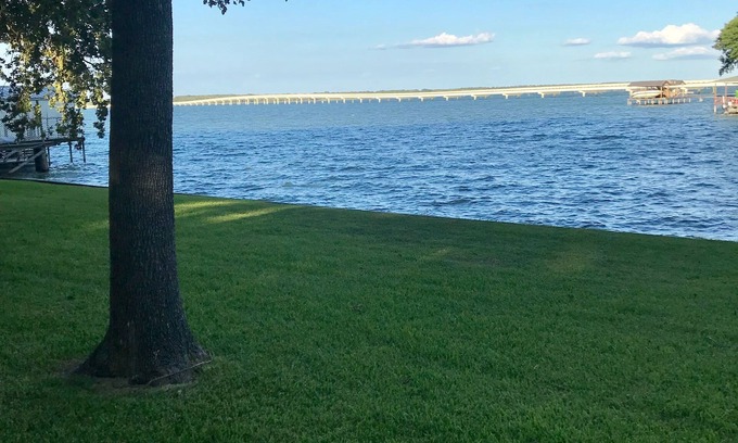 StarCrest Estates House | Looking for a QUIET lakeside getaway?