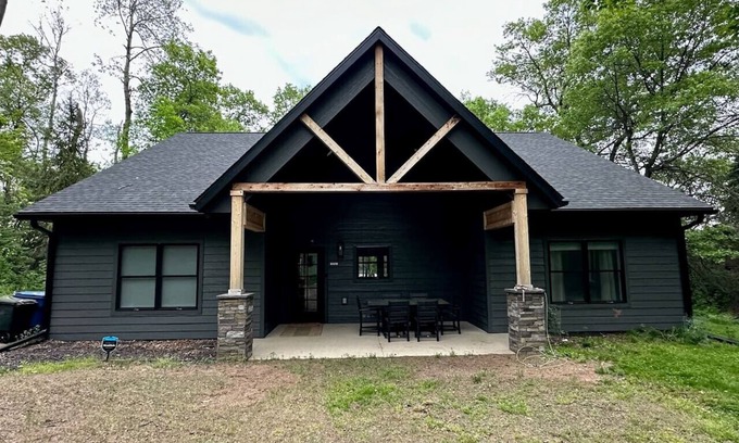 Webster Cabin | Loon Landing on Benoit Lake