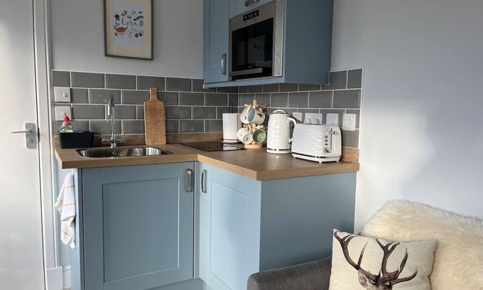 Connel Cabin | Lora Cabin in Connel
