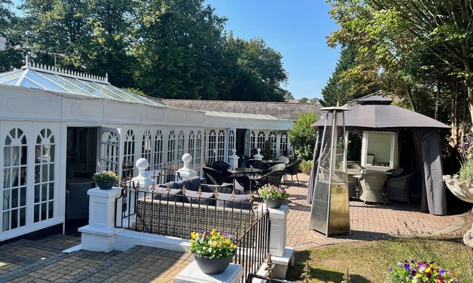 Highcliffe-on-Sea Hotel | Lord Bute Hotel & Restaurant