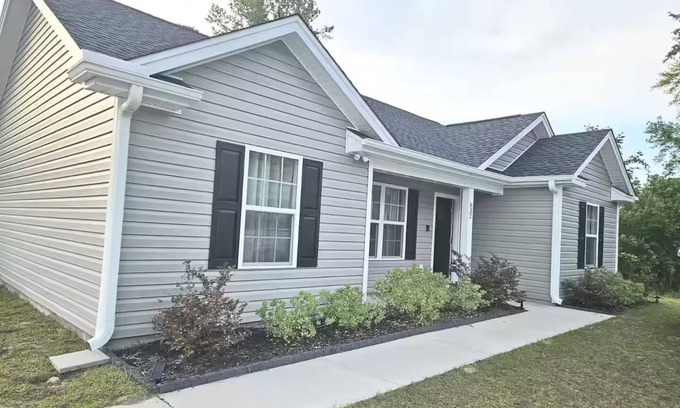 Loris House | Loris Home: Beach & Beyond