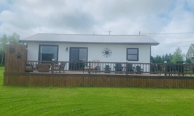 O'Leary Cottage | Lorney’s Place - entire cottage in cascumpec