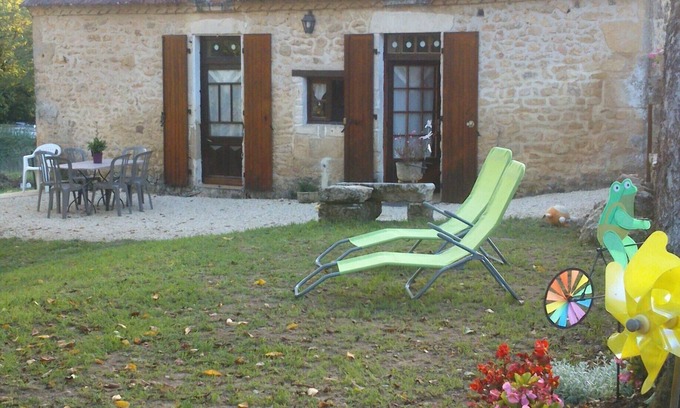 Tursac House | Lou Calypsou, charming Périgourdine in the peace of the countryside and view of the hills