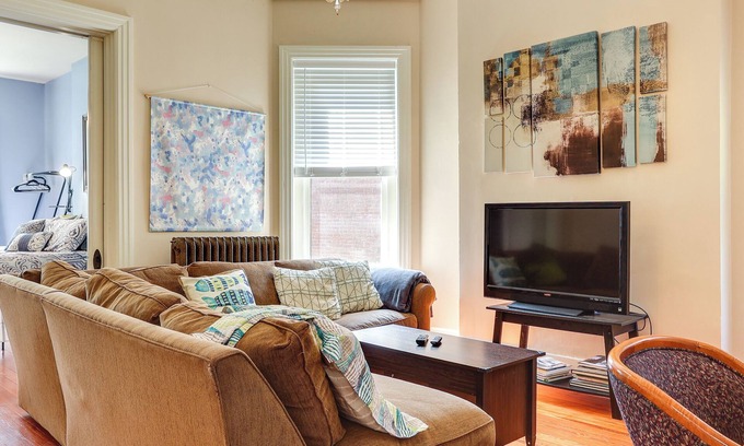 Old Louisville Apartment | Louisville Vacation Rental 2 Mi to Churchill Downs