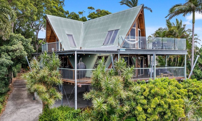 Point Lookout House | Lovat House by Discover Stradbroke