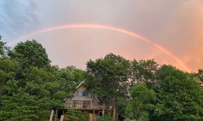 Huddleston Cottage | Love Sunsets? Glory in a natural, cozy, rustic setting