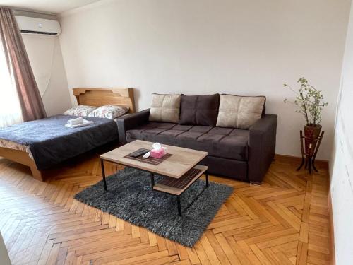 Kentron Apartment | Lovely 1-bedroom rental unit — Yerevan city center