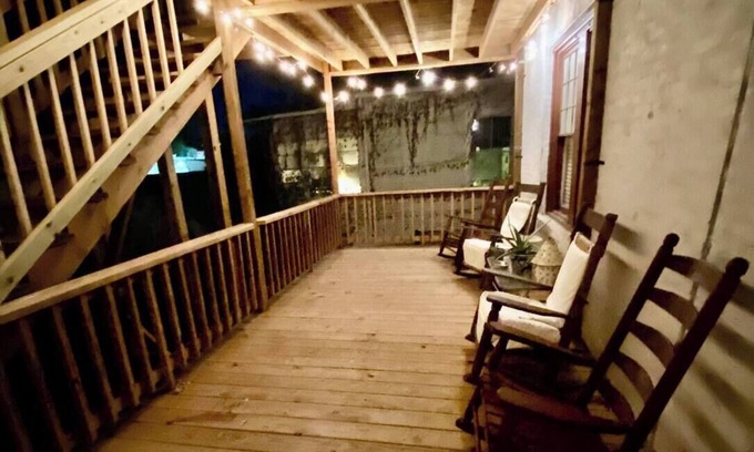 Greater Belhaven Apartment | Lovely 1 BR unit across from Belhaven Town Center