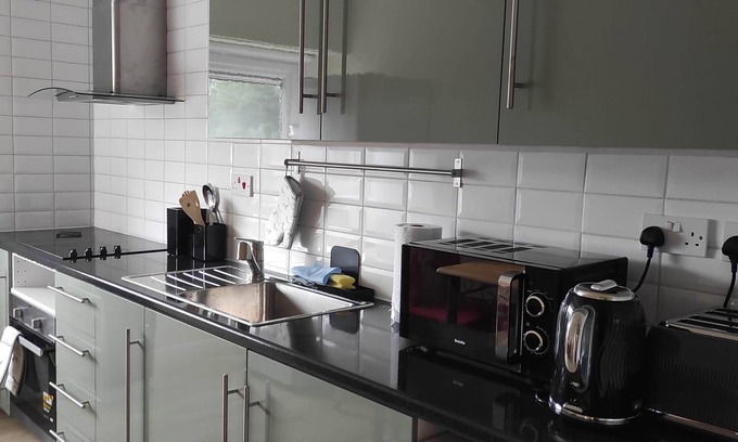 Garforth House | Lovely 3 Bed House in the surroundings of Leeds