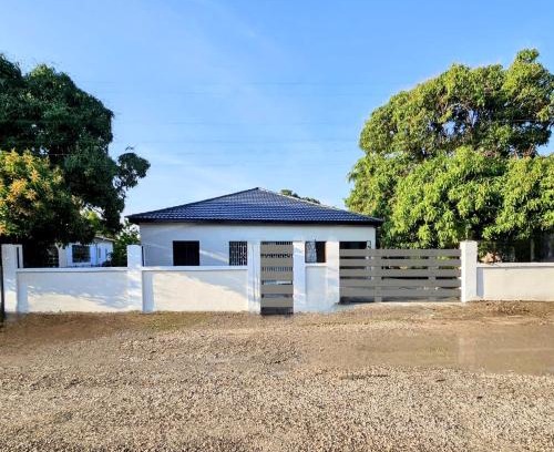 May Pen House | Lovely 4BR house in Maypen
