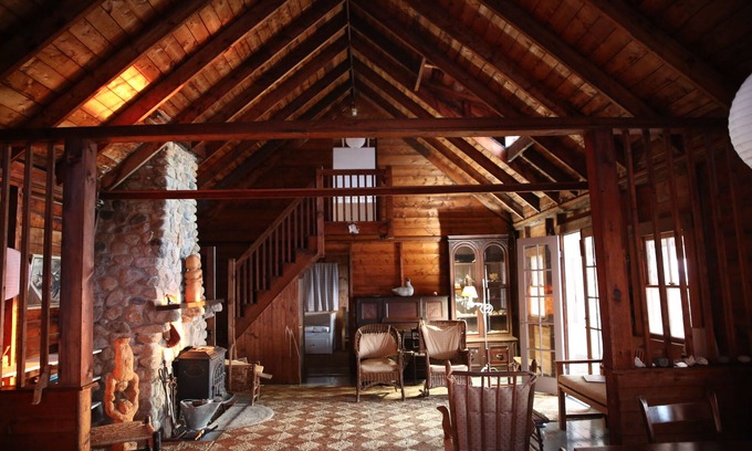 Gloucester Cottage | Lovely 5-bedroom cottage in Gloucester