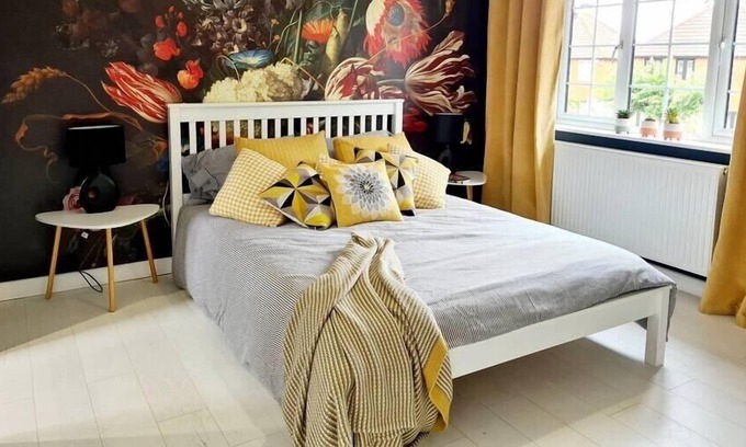 Brentwood House | Lovely and Spacious Family House with Garden
