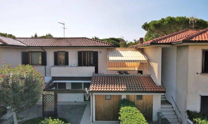 Mazzanta Apartment | Lovely apartment for 5 people with terrace, pets allowed and parking