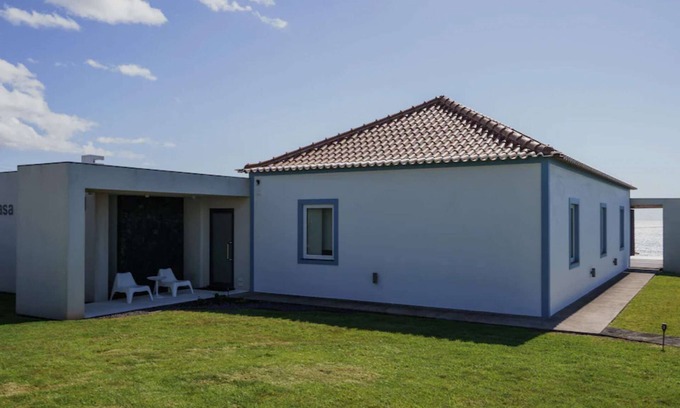 Angra do Heroismo Hotel | Lovely Apartment By the Sea - Azores