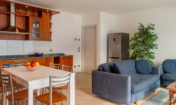 Aurogna Apartment | Lovely apartment for 4 people with WIFI, A/C, TV, terrace, pets allowed and parking