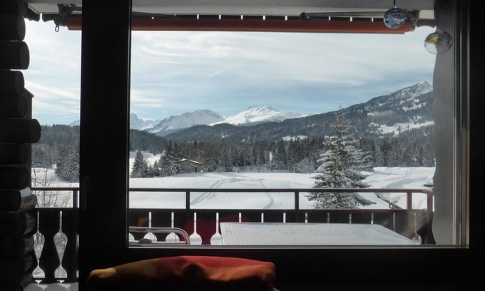 Valbella Apartment | Lovely apartment for 4 guests with WIFI, TV and balcony