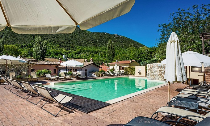 Foligno Apartment | Lovely apartment in Foligno with WiFi