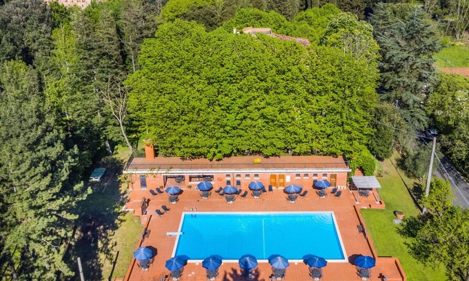 San Vivaldo Villa | Lovely apartment in villa for 8 people with pool, WIFI, TV, terrace, pets allowed and parking