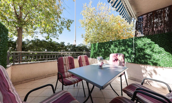 Istok Apartment | Lovely apartment in Makarska with WiFi