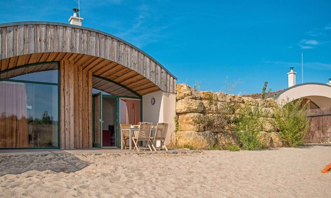 Grossposna House | Lovely apartment in villa for 4 guests with WIFI, TV, terrace, pets allowed and parking