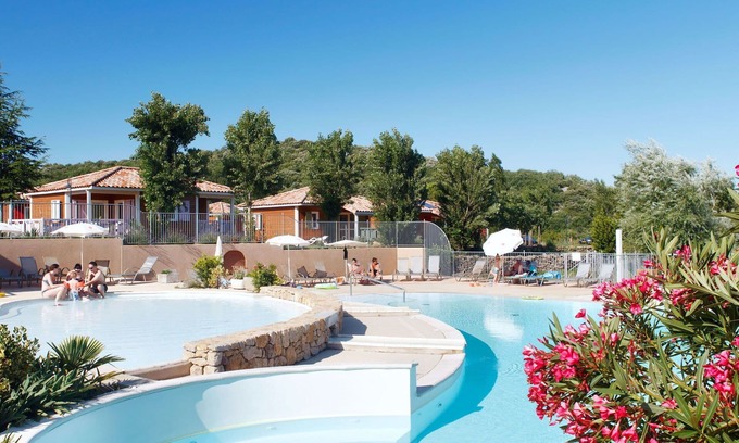 Lagorce House | Lovely apartment in villa with A/C, WIFI, pool, hot tub, terrace, pets allowed and parking