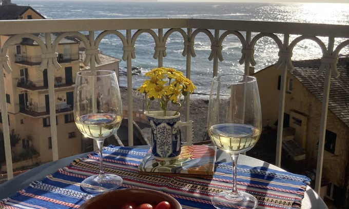 Bogliasco Apartment | Lovely apartment with stunning sea view