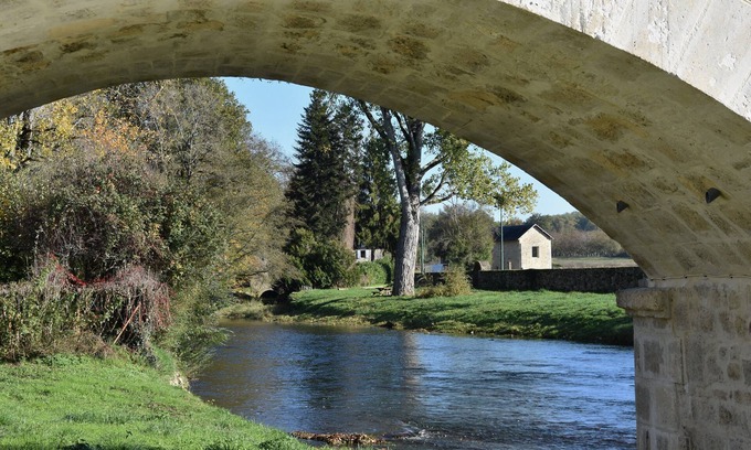 Saint-Vincent-sur-l'Isle House | Lovely riverside accommodation with character